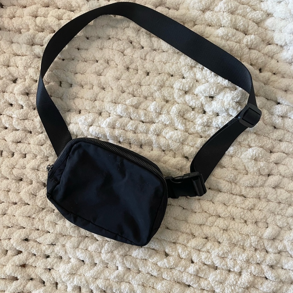 Adodos Crossbody Bag